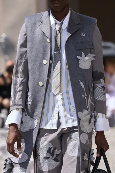 Look 94